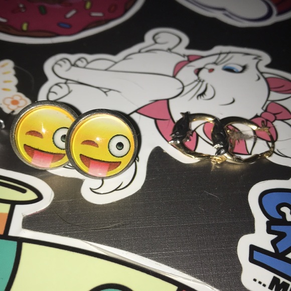 Earrings - Picture 3 of 3